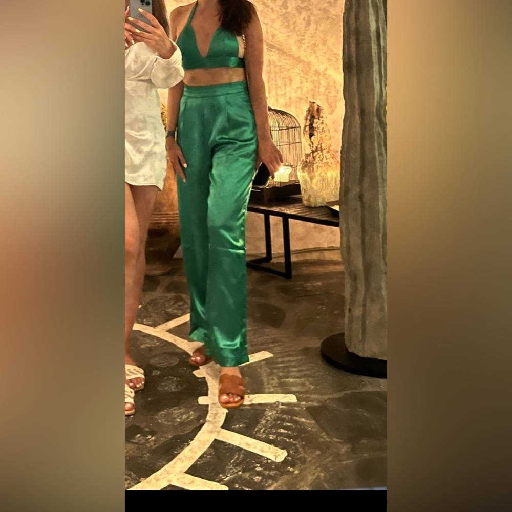 Green top and pants (Satin)